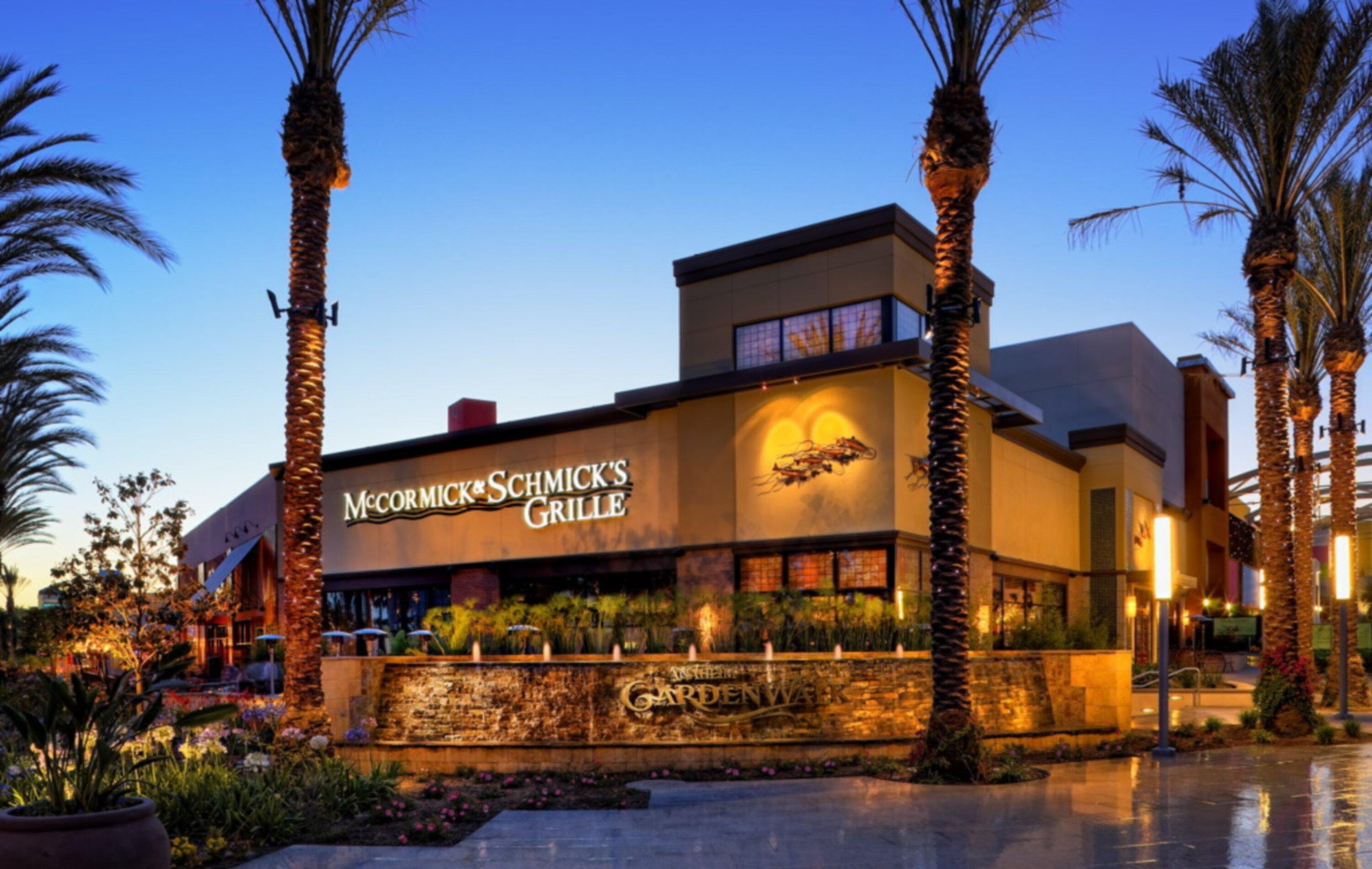 Hotel Fera Anaheim, A Doubletree By Hilton Orange Exterior photo