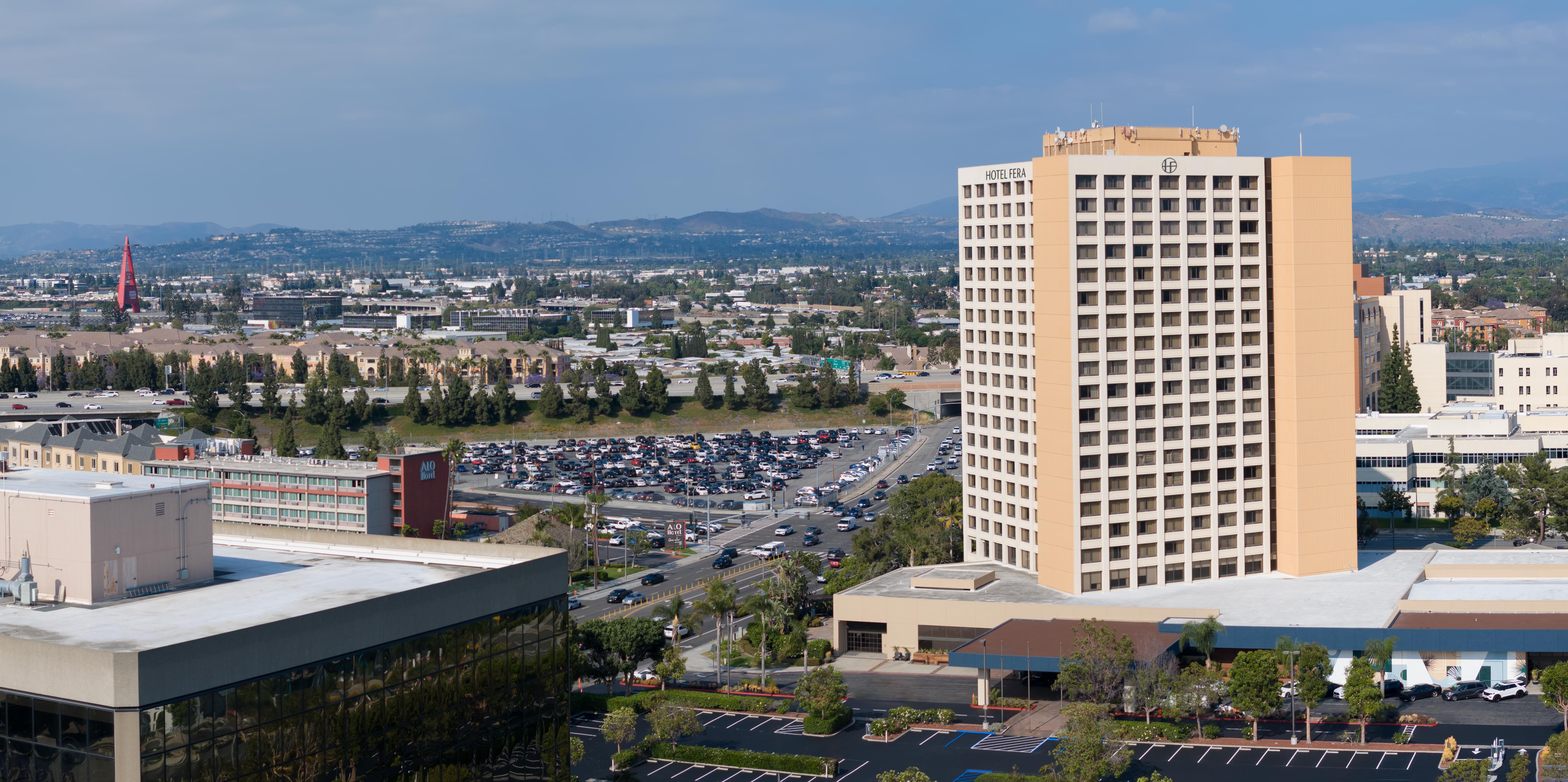 Hotel Fera Anaheim, A Doubletree By Hilton Orange Exterior photo