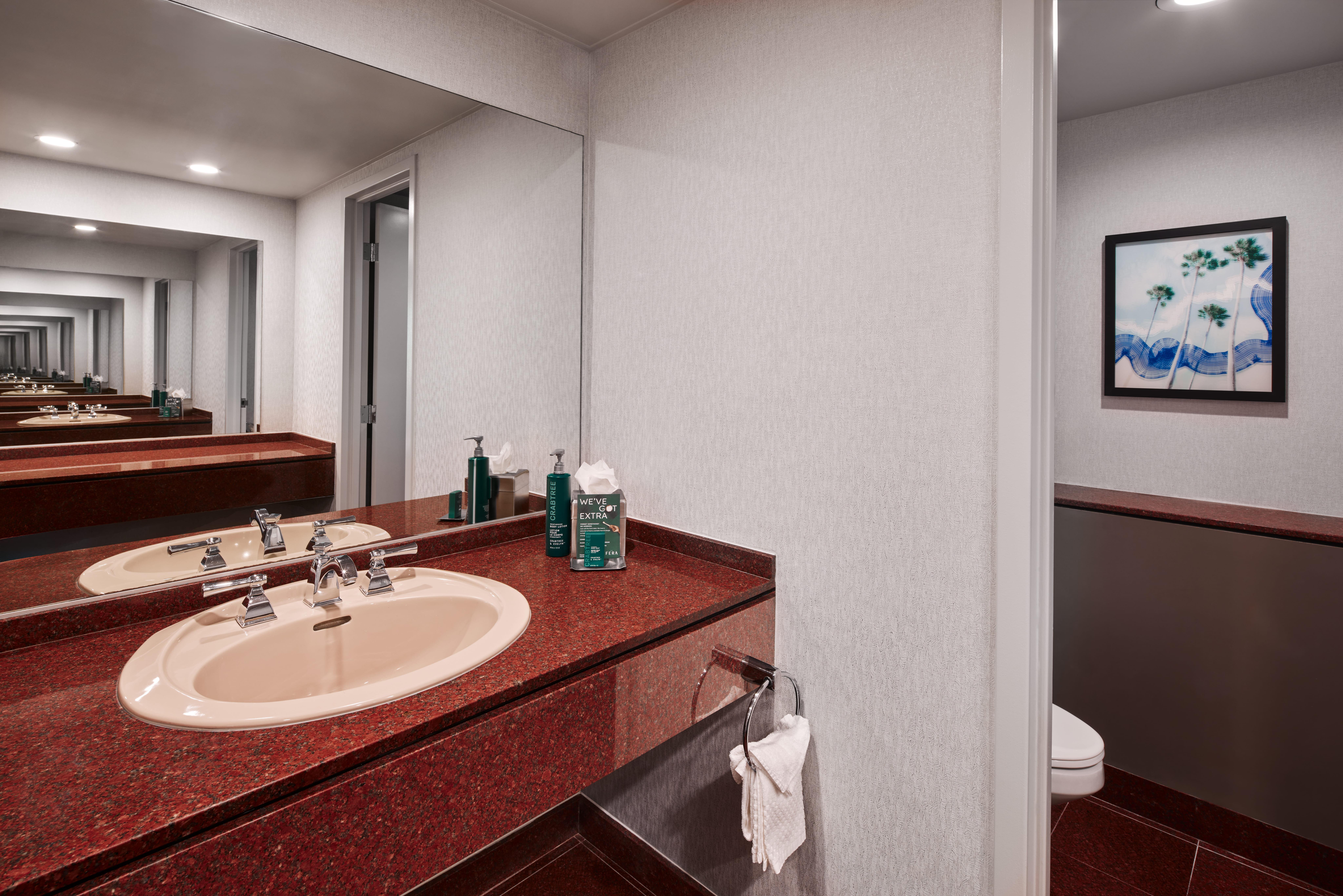 Hotel Fera Anaheim, A Doubletree By Hilton Orange Exterior photo
