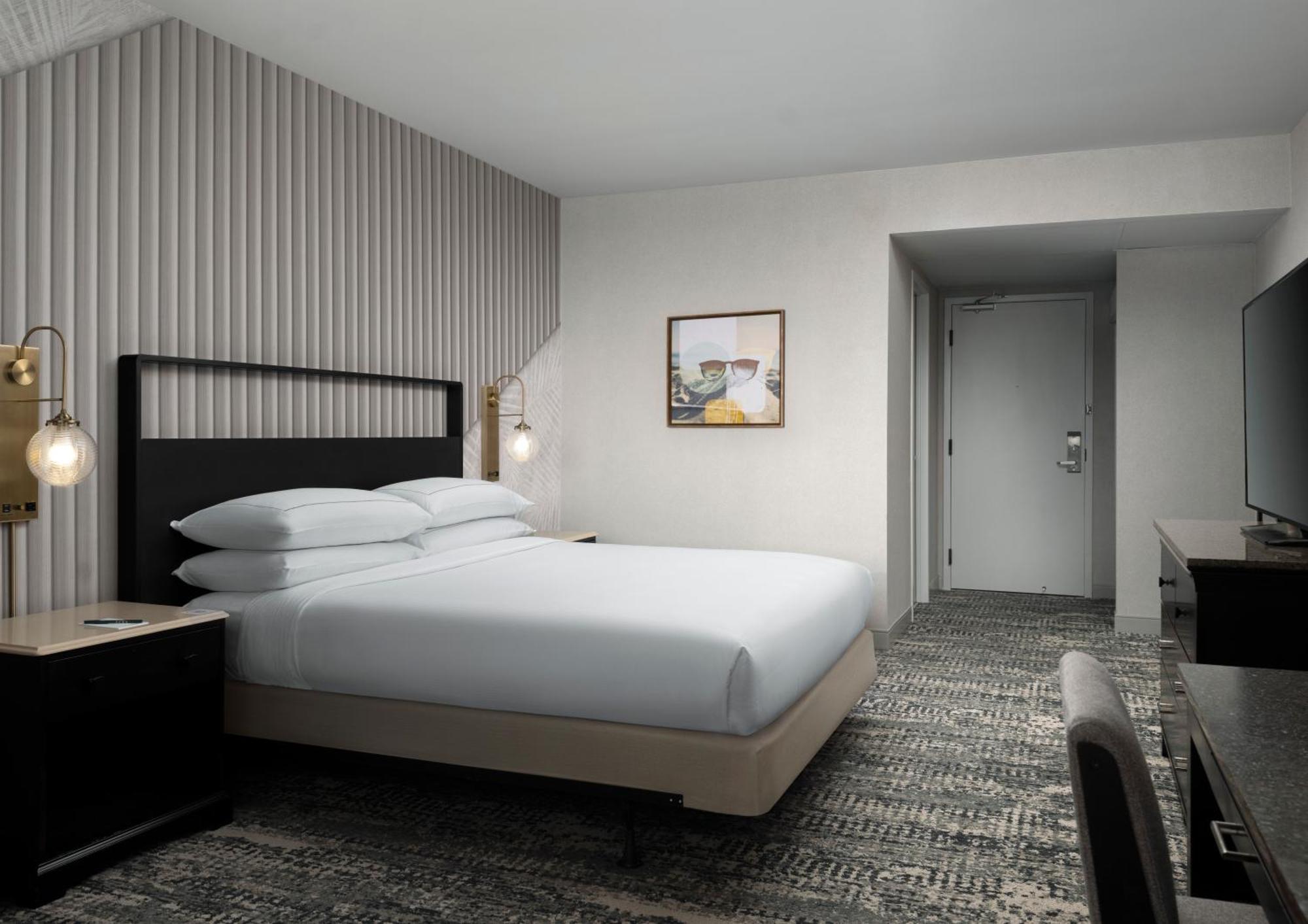 Hotel Fera Anaheim, A Doubletree By Hilton Orange Exterior photo
